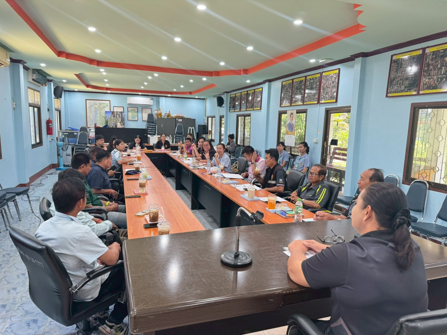 เข้าร่วมอนุมัติต่อใบอนุญาตสาธารณูปโภคที่เป็นอัตรายต่อสุขภาพ ณ ห้องประชุมสภาเทศบาลตำบลนิคมสร้างตนเองลำโดมน้อย อำเภอสิรินธร จังหวัดอุบลราชธานี